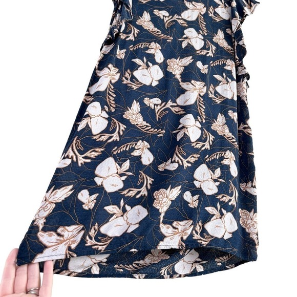 Splendid Floral Print Flutter Sleeve V-Neck Shift Mini Dress in Navy & Cream, XS - Picture 10 of 16